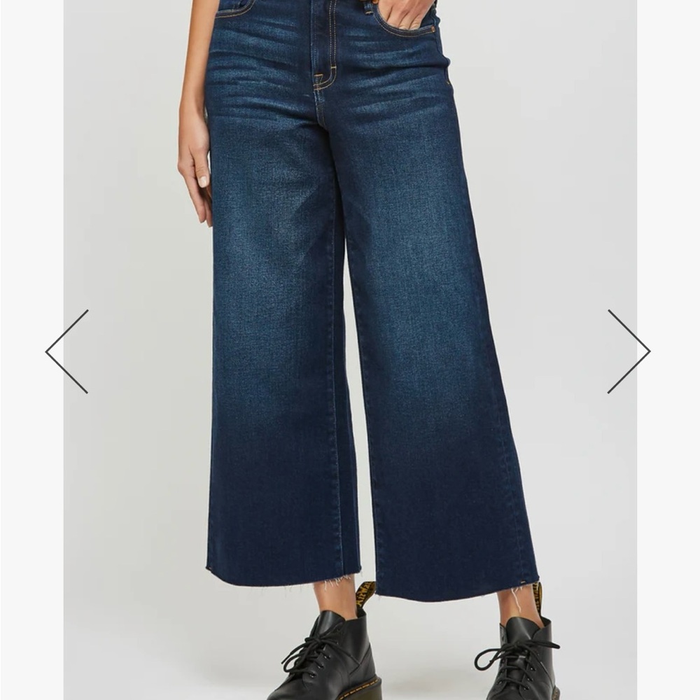 NWT Hidden Nori Dark Wash 26” Inseam Wideleg